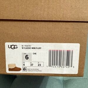 Classic Mini Fluff Ugg Boots Size 6M